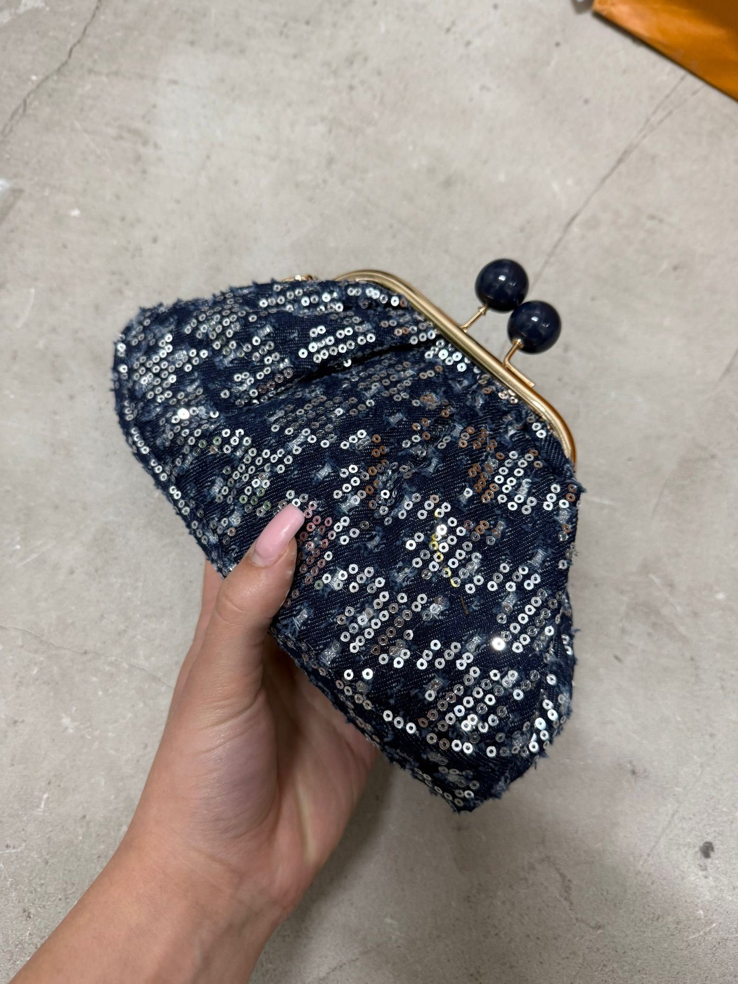 Clutch in denim