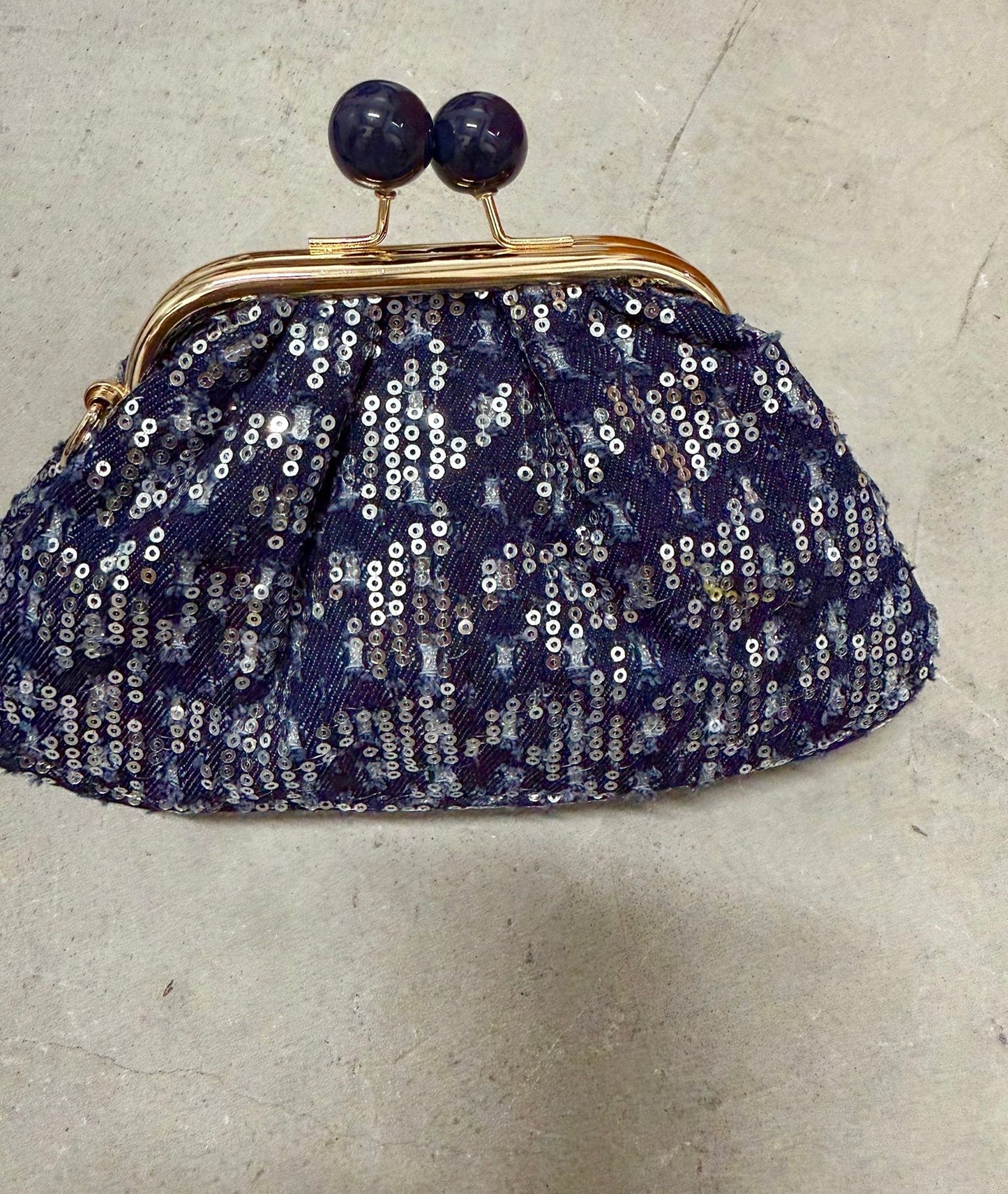 Clutch in denim